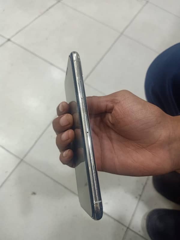 iPhone X 64gb Factory unlock demand 24000 2