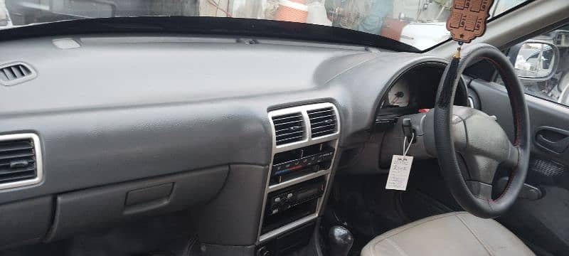 Suzuki Cultus 2015 13