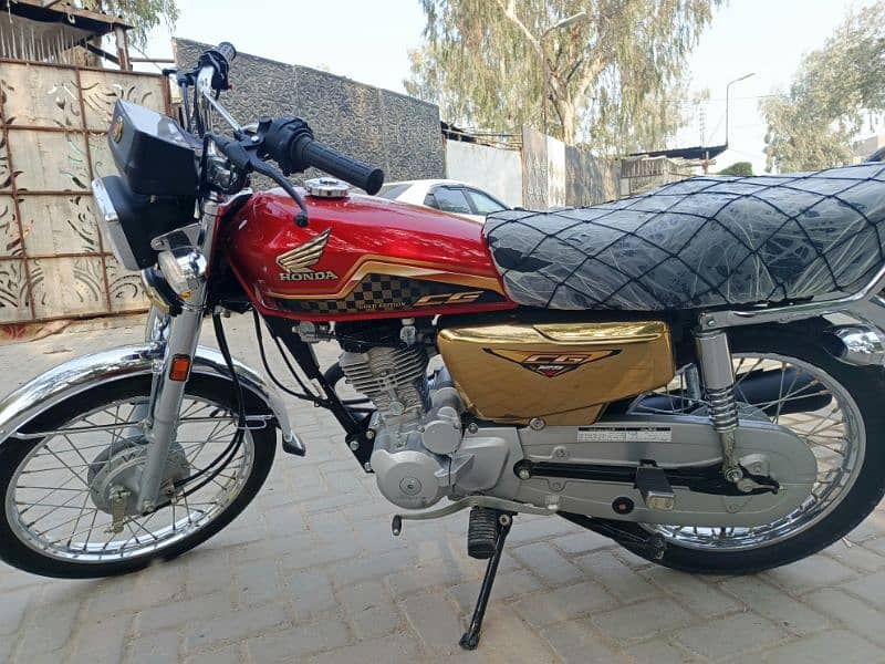 Honda 125 special gold edition 1