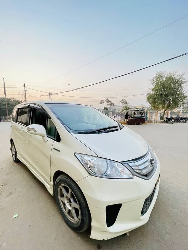 Honda Freed 2012 1