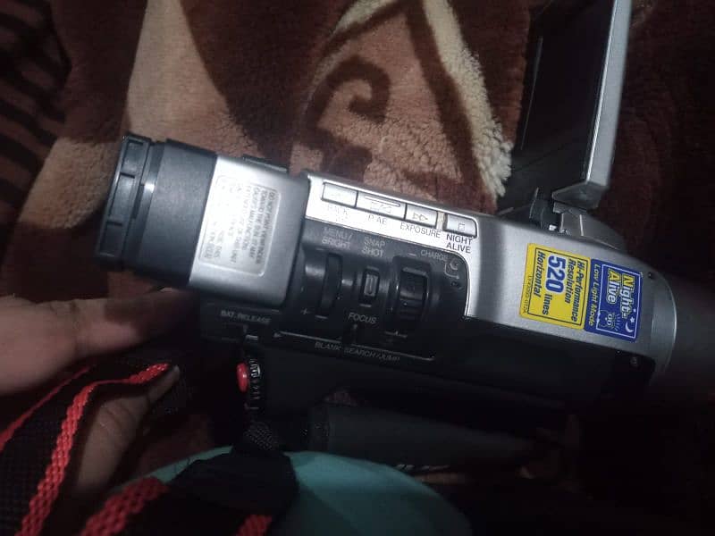 sell me brand new movie maker camera 4