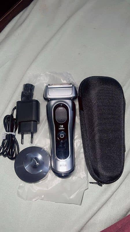 Braun Series 8 8417s  Wet Dry Men's Electric Shaver with Beard Trimmer 1