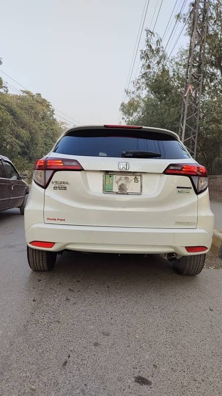 Honda Vezel z package full option total original paint pearl white co 2