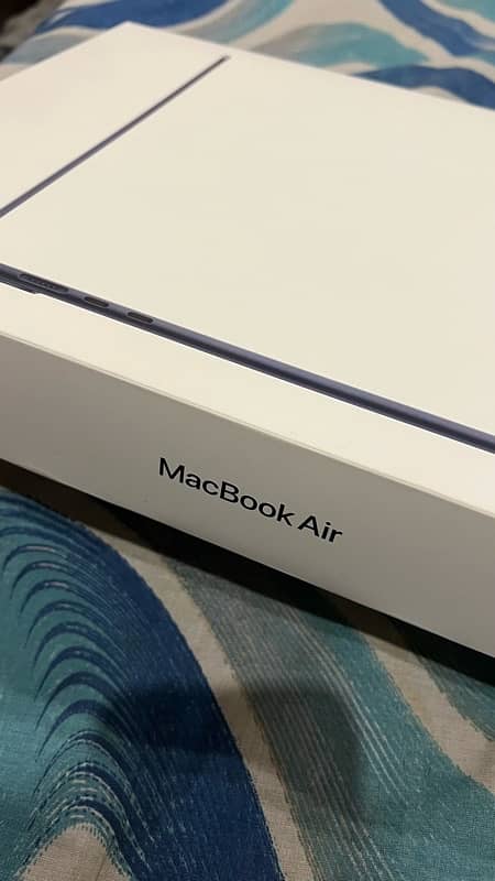 Macbook Air M3 15 inch 2024 complete box 8 months warranty 1