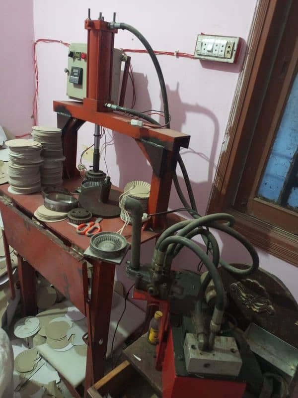 paper plata making machine 10