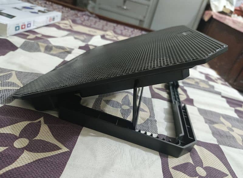 Laptop Cooling Pad with Dual Fans, Metal Mesh, and Adjustable Stand 3