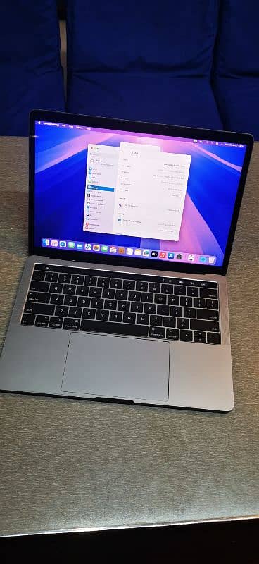 macbook pro 2018/15" i9/32/512/4gb graphics 2