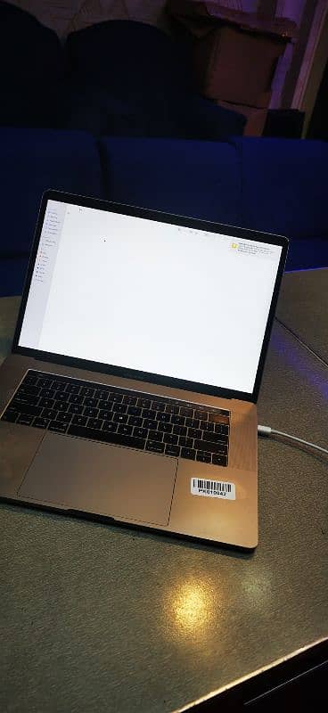 macbook pro 2018/15" i9/32/512/4gb graphics 7