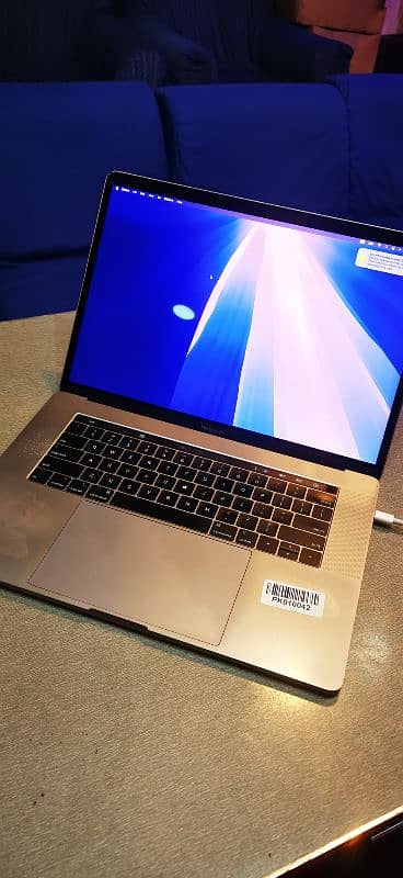 macbook pro 2018/15" i9/32/512/4gb graphics 8