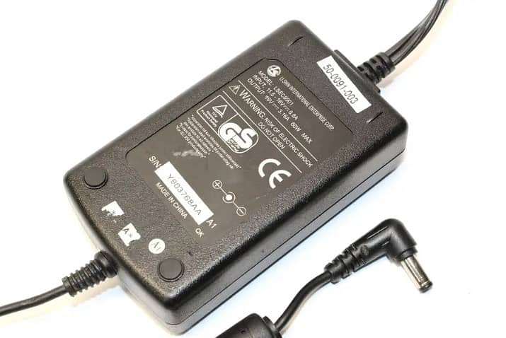 Li Shin LSEC9901 Car Adapter Power Supply Charger Output 19V 3.16A 60W 0