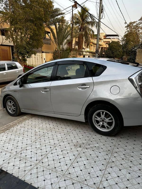 Toyota Prius 2011 6