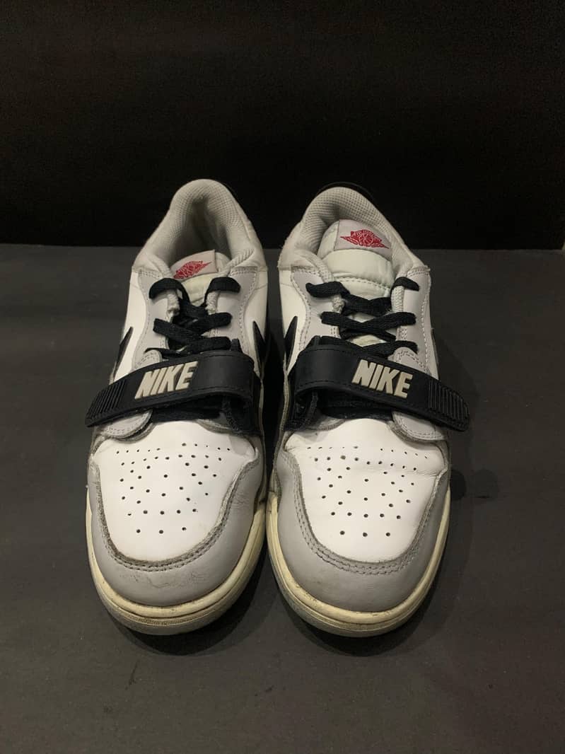 Jordan Legacy 312 Low (Tech Grey Fire Red Black (GS)) 1