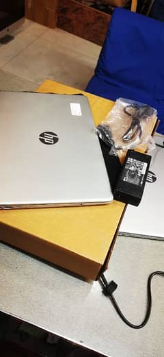 hp i5/11th gen 15" touch box condition