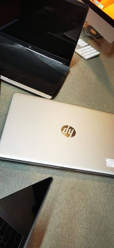 hp i5/11th gen 15" touch box condition 5