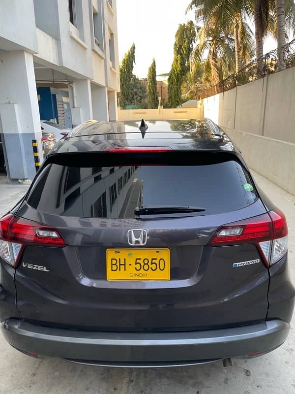 Honda Vezel X 2014 registered 2019 bumper to bumper Original 6