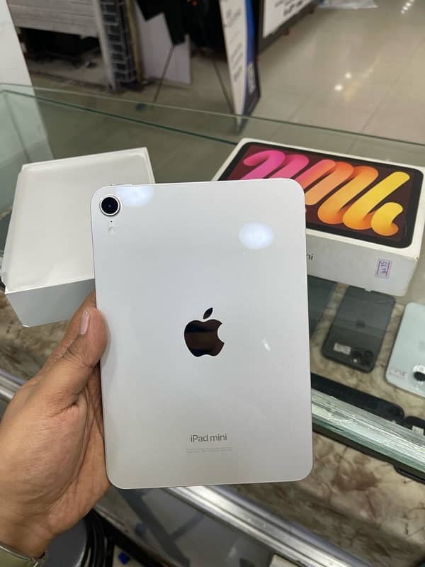 iPad mini 7 128gb 11 month warranty 5