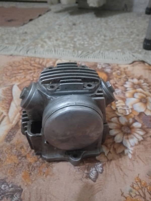 Honda seventy Head clinder 3