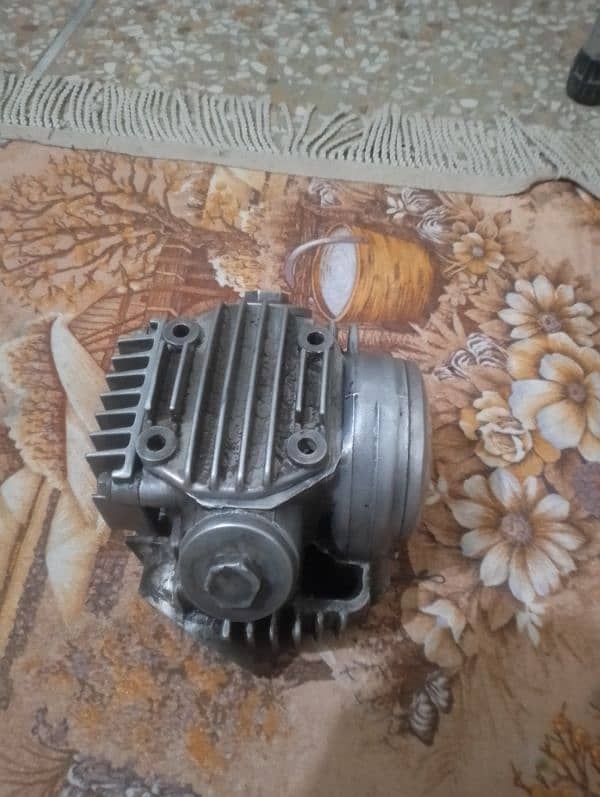 Honda seventy Head clinder 4