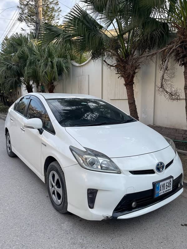 Toyota Prius 2015 S Led Edition 1.8 1