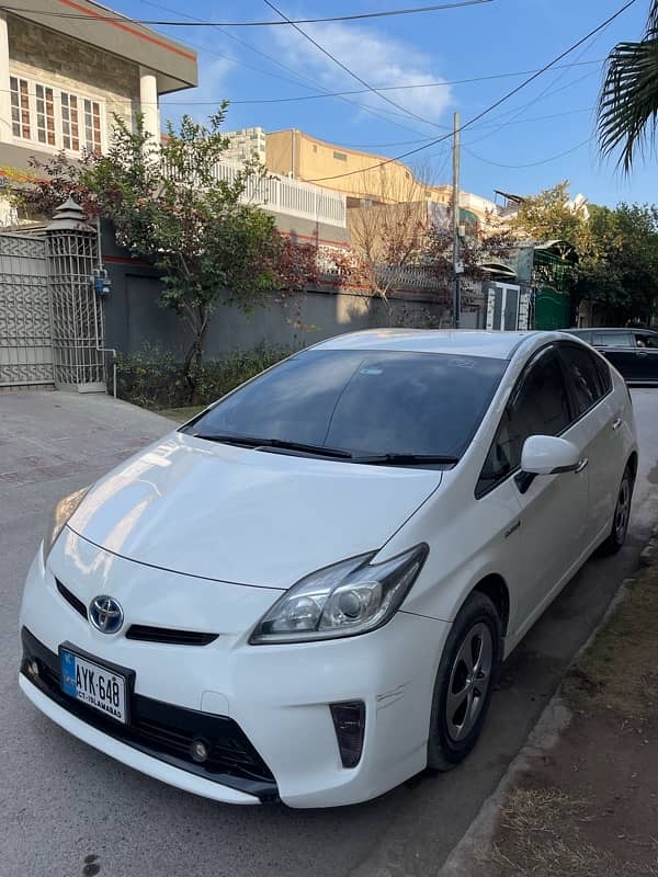 Toyota Prius 2015 S Led Edition 1.8 2