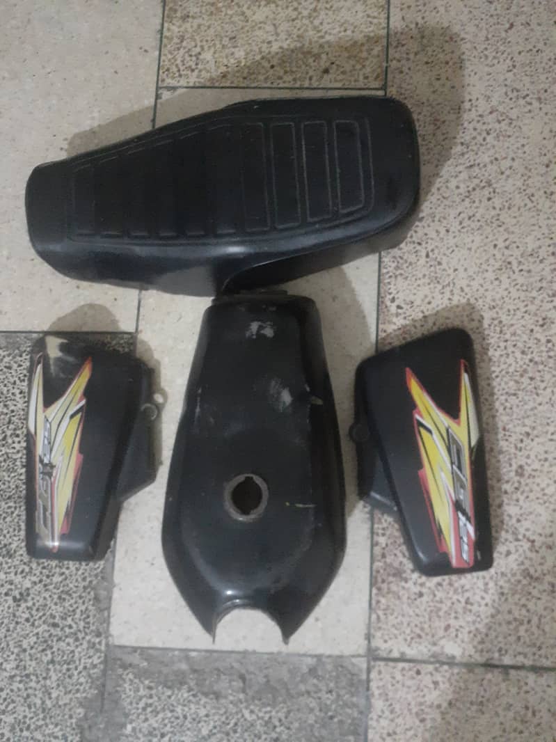 Honda 125 fuel tank, tenki tappa, seat, tenky tappa, Tanki, gaddi 0