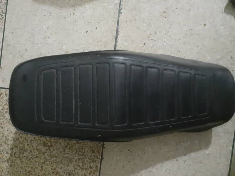 Honda 125 fuel tank, tenki tappa, seat, tenky tappa, Tanki, gaddi 1