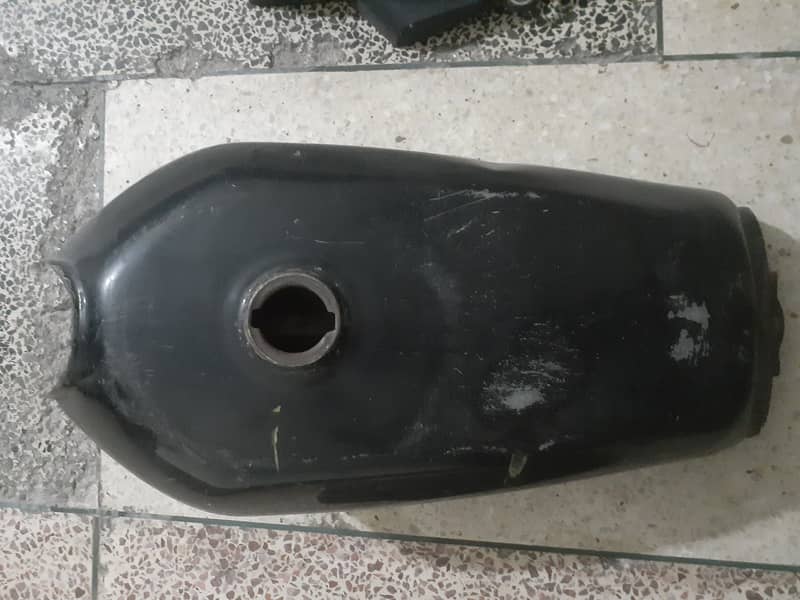 Honda 125 fuel tank, tenki tappa, seat, tenky tappa, Tanki, gaddi 6