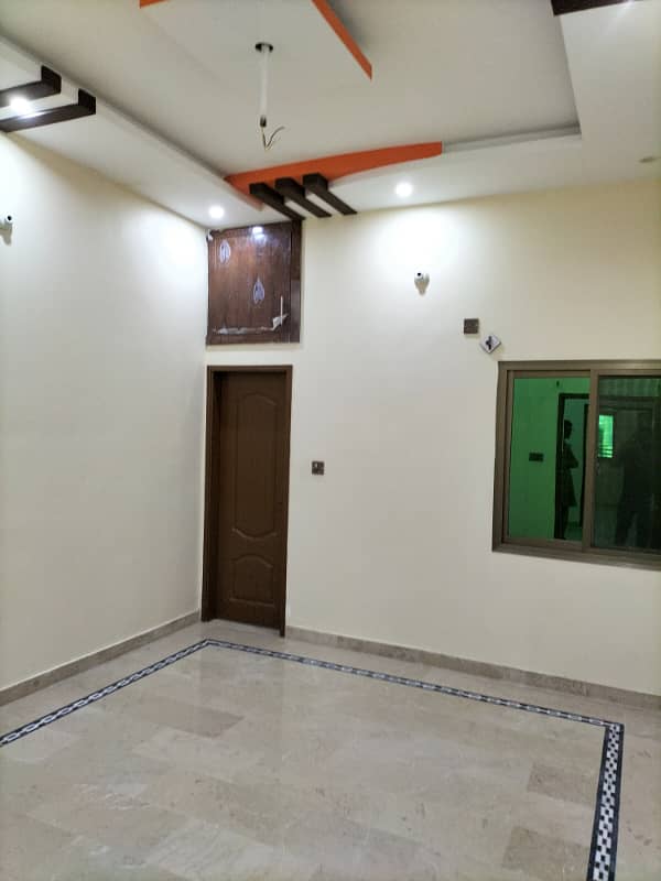 120 sq yards beutyfull new portion for rent in Malik society 0