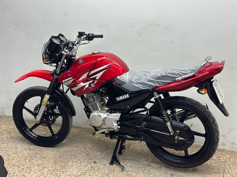 yamaha ybr125g 2017 japniess model ( low millage ) 3