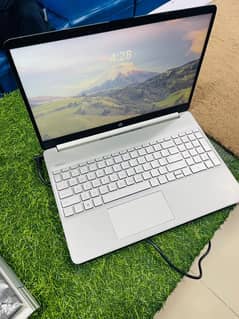 HP Laptop 15s- Ryzen 7 4700U 16GB RAM 256GB SSD (FHD 15.6 inch)