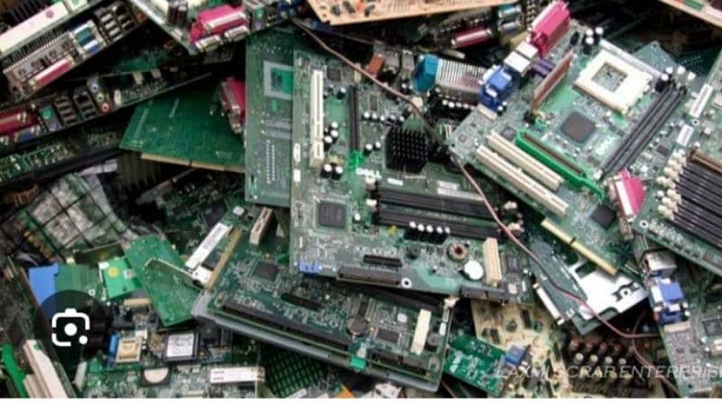 ham Purana computer scrap laptop lcd scrap ma late hain 0