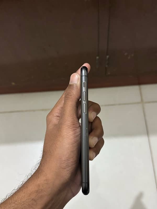 Iphone 11 pro 256gb Pta approved 4