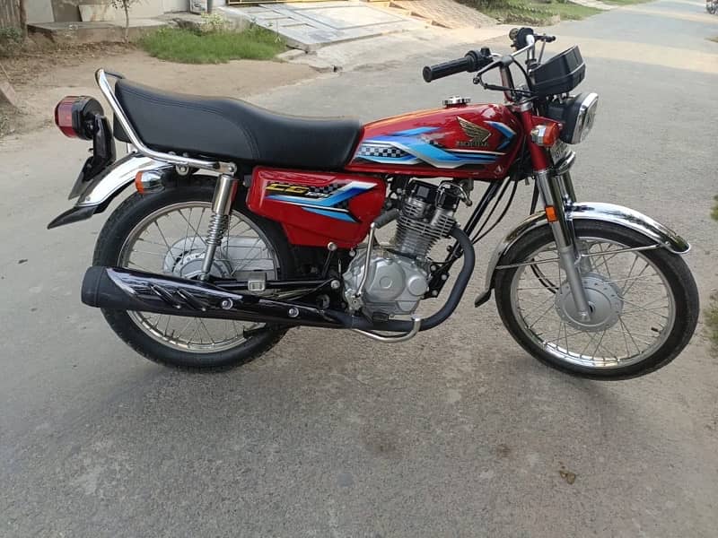 honda 125 with new 2024 sticker 0