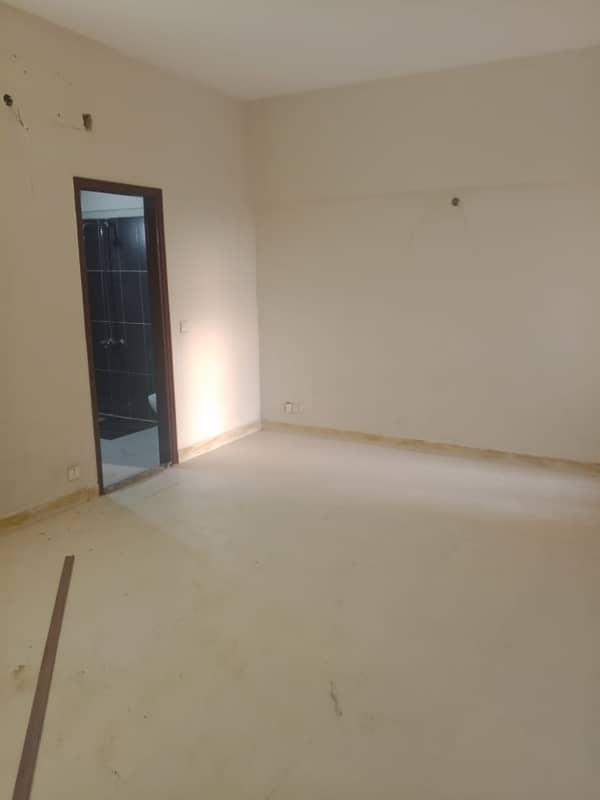 NEW FLAT 4BAD DD HARMAIN ROYAL RESIDENCY 10TH FLOOR FOR SALE 26