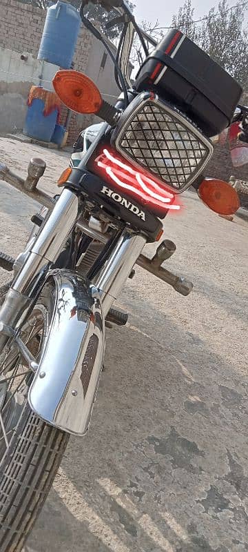 Honda 125 Lush condition like new 1