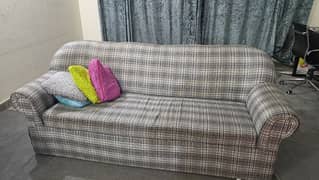 used Sofa set in best conditions 3+1+1