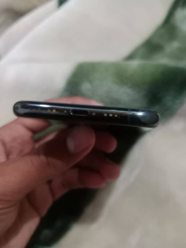 iPhone 11 pro (NON PTA) 5