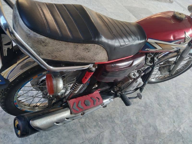 Honda 125 good condition 4