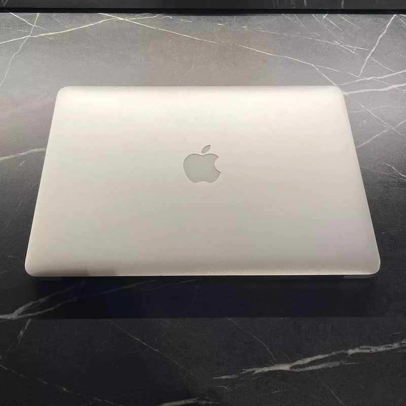 Apple MacBook Air 2017 NEW Box Pack Cond 9