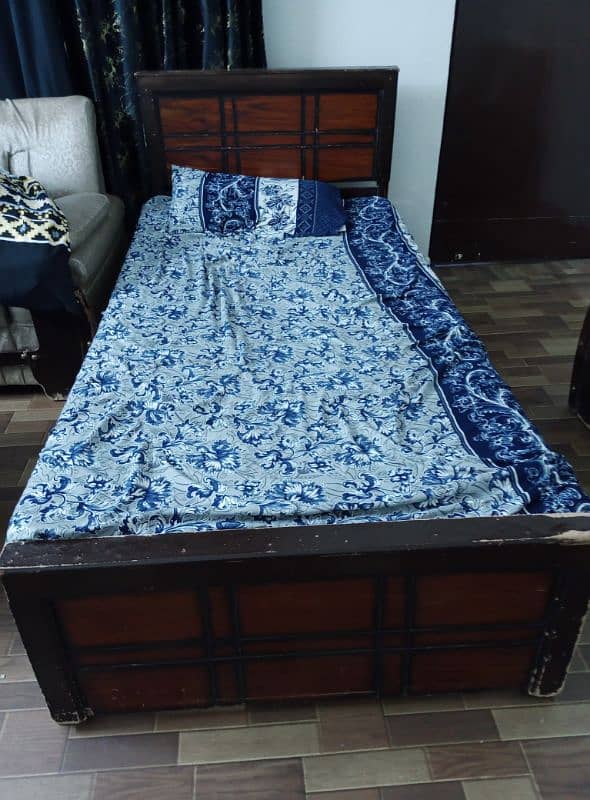 Single Bed with mattress 0