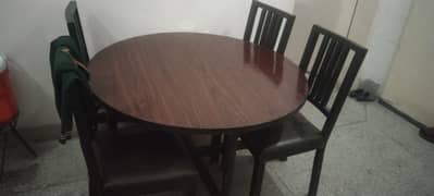 4 seatr sofa and 4 seter dinning tble deyar ki lakri . wtsp 03149386124