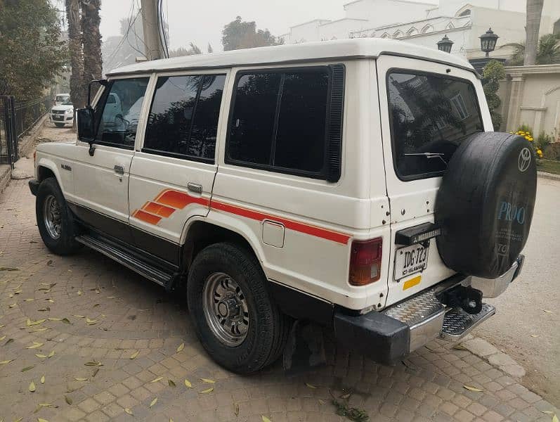 Mitsubishi Pajero 1991 2