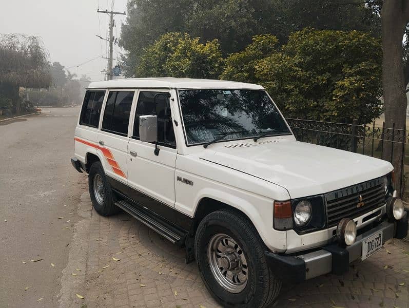 Mitsubishi Pajero 1991 4