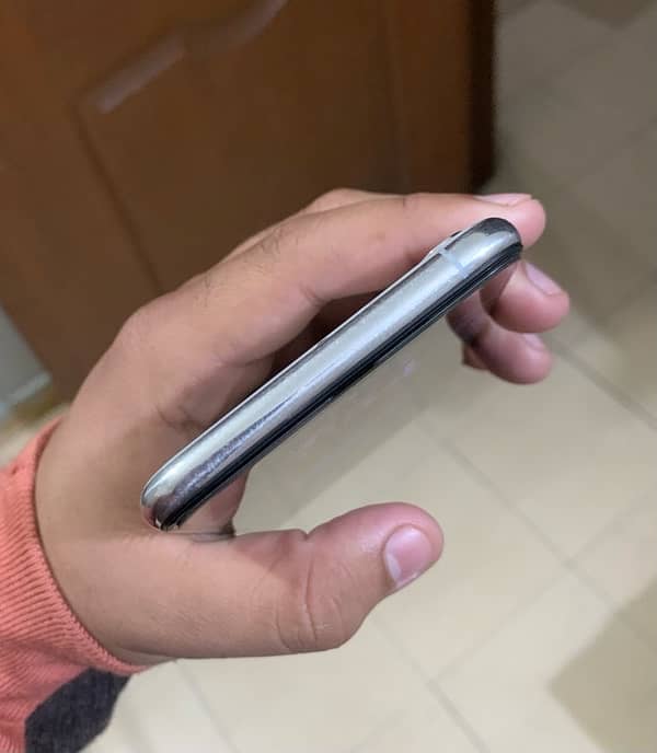 iPhone Xs Max 3