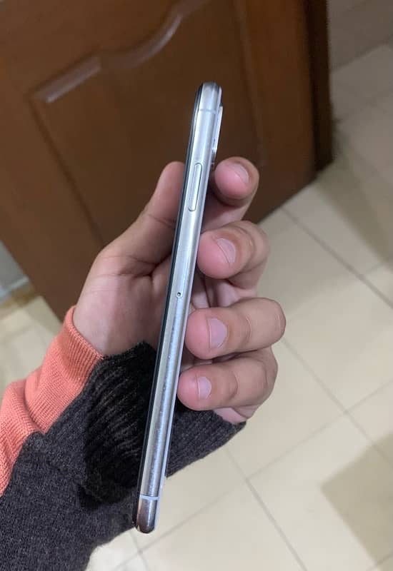 iPhone Xs Max 5