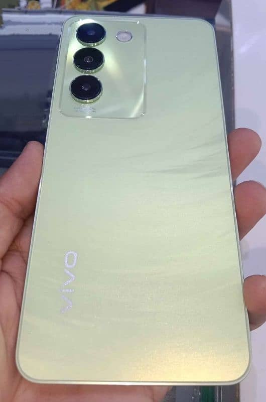 Vivo y100 Home use Mobile For sale in very Good Condition 8