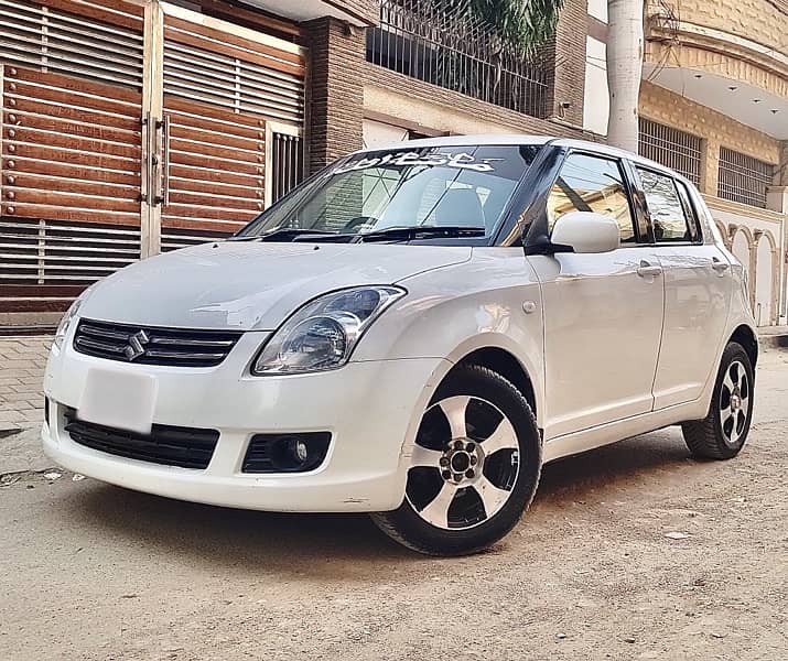 Suzuki Swift DLX Navigation, 1.3 Manual (2019) 1