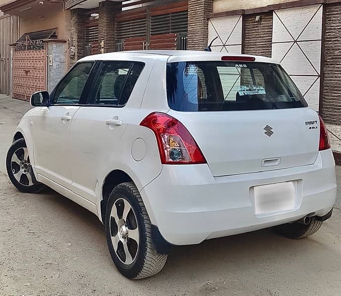 Suzuki Swift DLX Navigation, 1.3 Manual (2019) 4