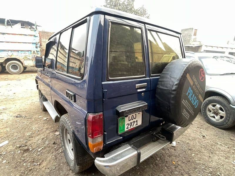 Toyota Land Cruiser 1992 3