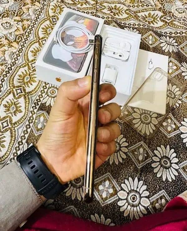 Iphone XS Max 256 GB for sale my call watsaapp 0322=13=42=361 2